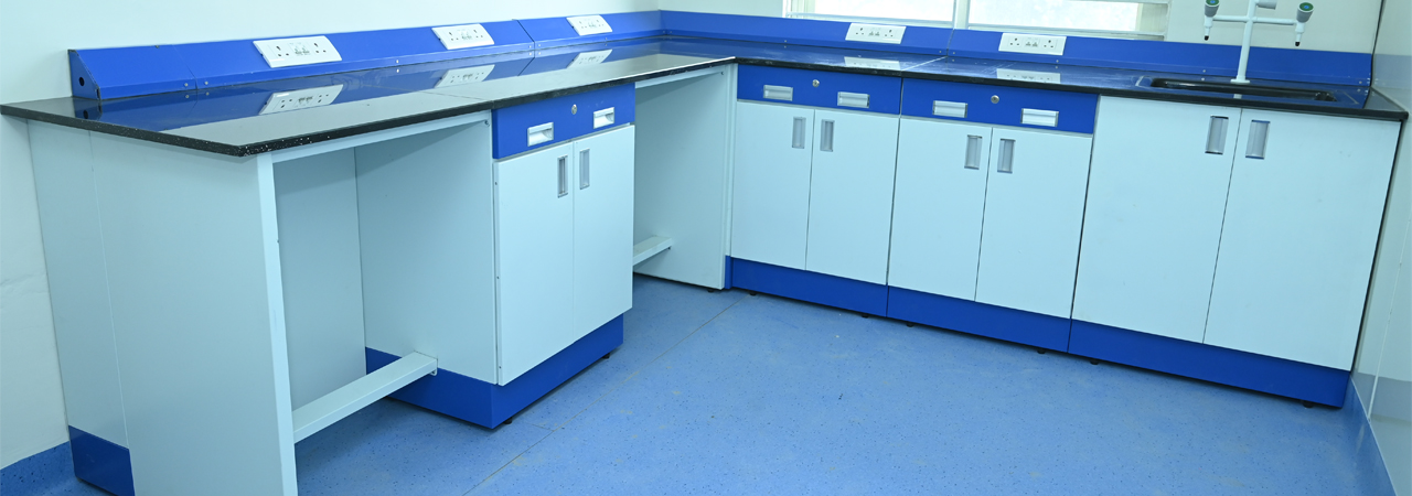 Laboratory Table  Find The Ideal Laboratory Table For Your Space With Our Ahmedabad-based Manufacturing Expertise. Quality, Durability, And Design Come Together In Our Offerings.