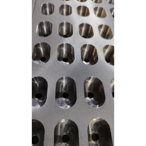 Knurling On Flate Plate